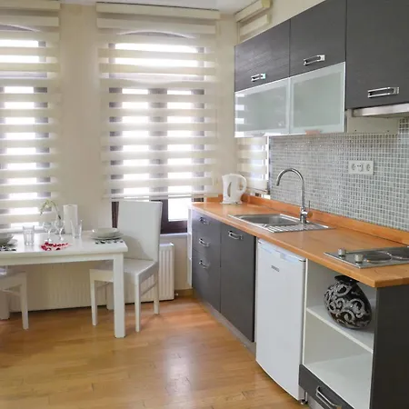 Taksim Tulip Residences & 아파트호텔 3*