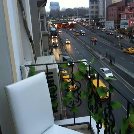 Taksim Tulip Residences & 3* Istambul